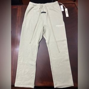 NEW FOG Fear of God Essentials Sweatpant Sea Foam- Size Medium. 100% Authentic